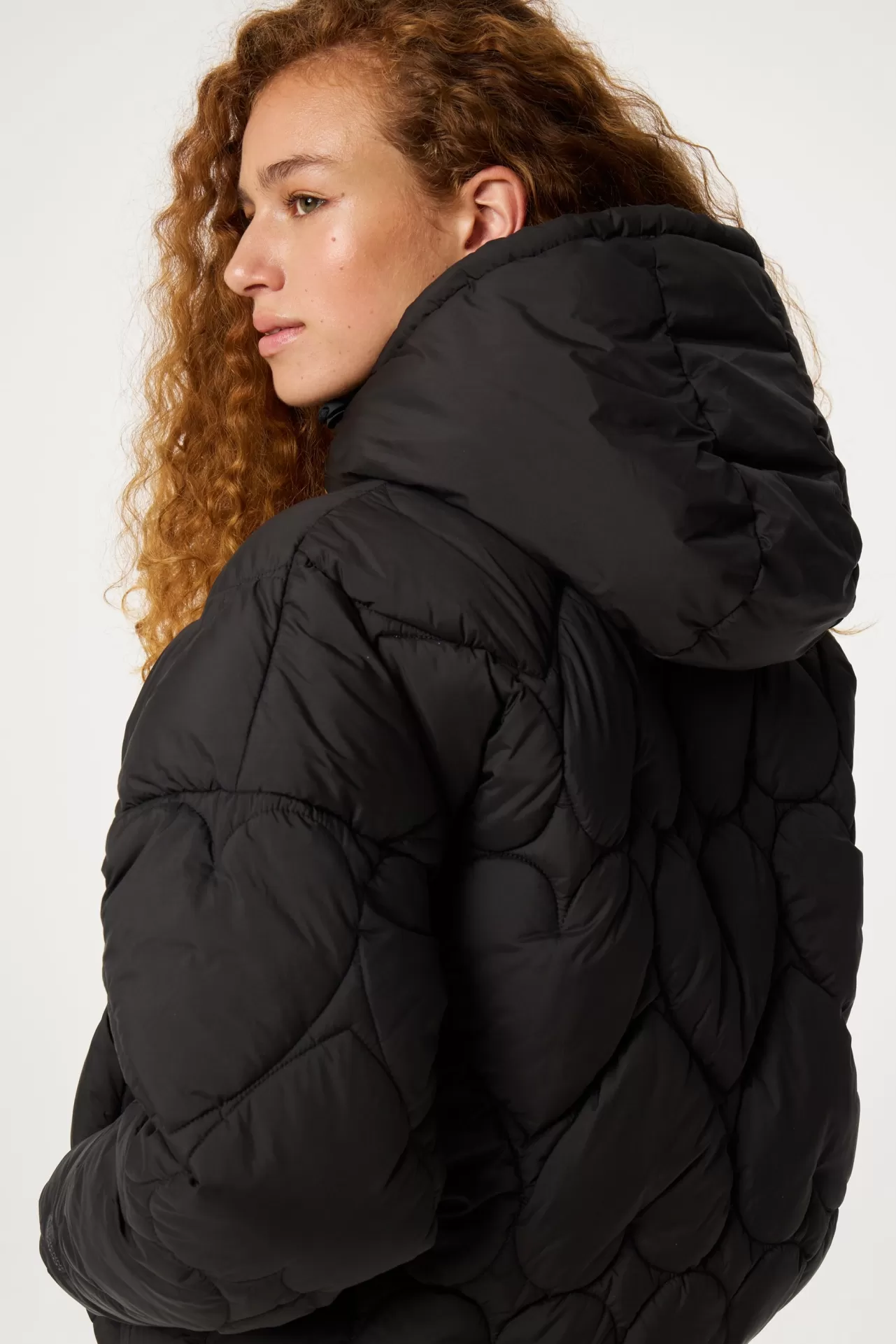 prisca_short_puffer_3.webp Fabienne Chapot Prisca Short Puffer* More Responsible Styles | Jassen